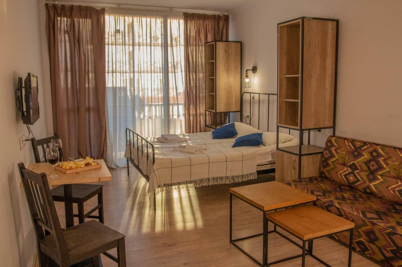 Mgzavrebi Apartment In Bakoerjani Buitenkant foto